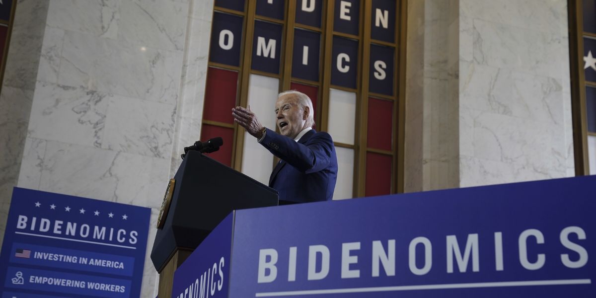 Inflationary Funding Green Industry Bidenomics' Impact On Workers