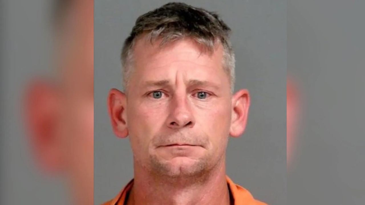 Sheriff: Michigan Guy Charged With “Psychological Domination” After Allegedly Pulling Girlfriend’s Pet Duck’s Head Off