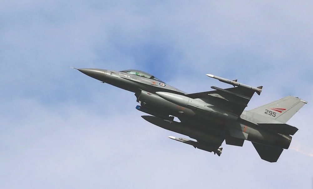 Ukrainian Pilots Set to Begin F-16 Fighter Jet Training in the U.S. Next Month
