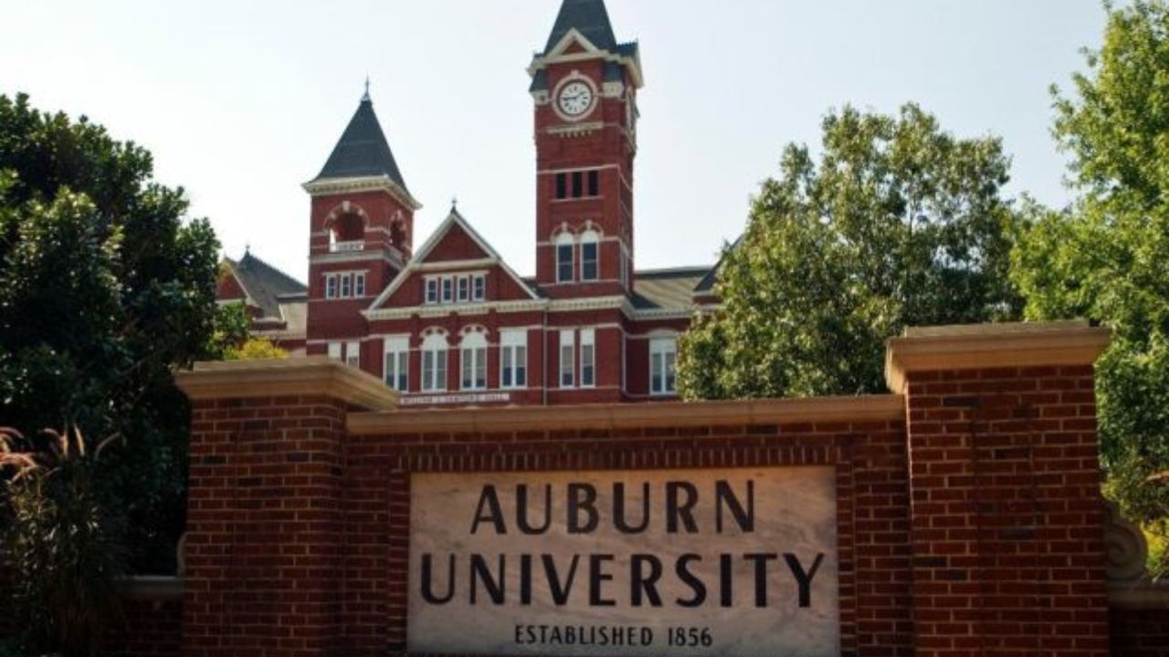 Woman Attacked While Heading Towards Campus; Suspect Hunted By Auburn University